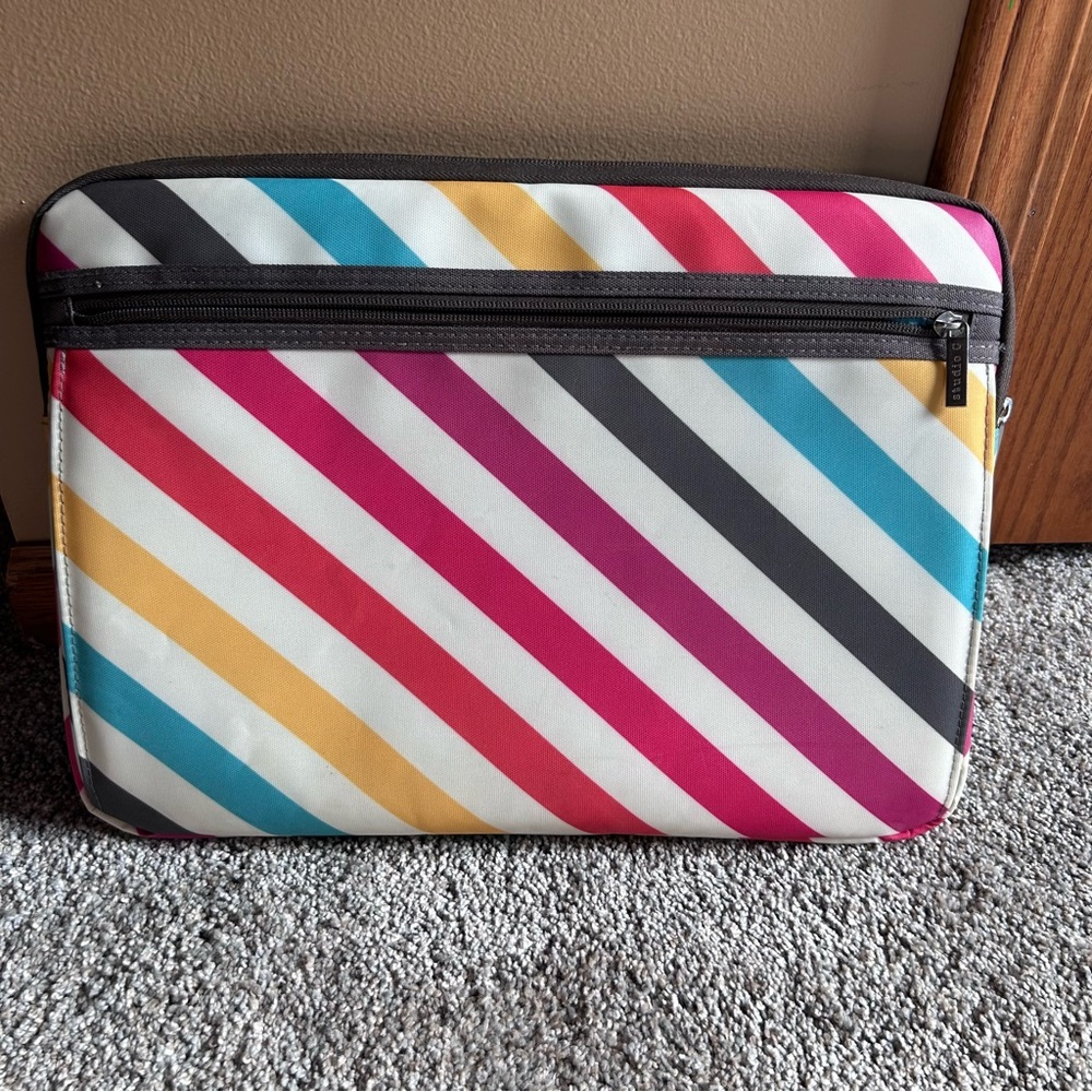 Striped laptop case